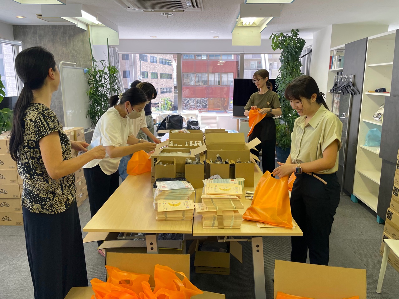 法人様向け|社員ボランティアサポートコース(ミニ講演会付き)【支援物資梱包作業(200個分)プラン】