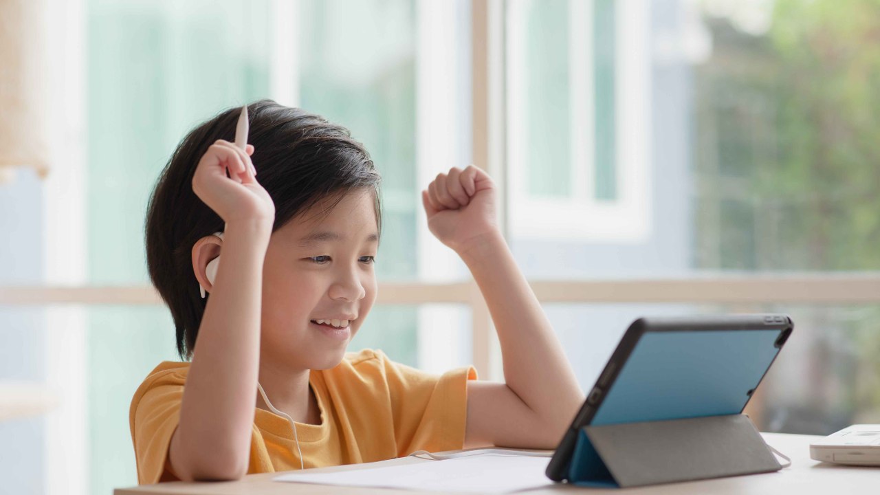 どんな環境でも、学びのチャンスを届けたい。NPO法人eboardの活動へのご支援をお願いします。