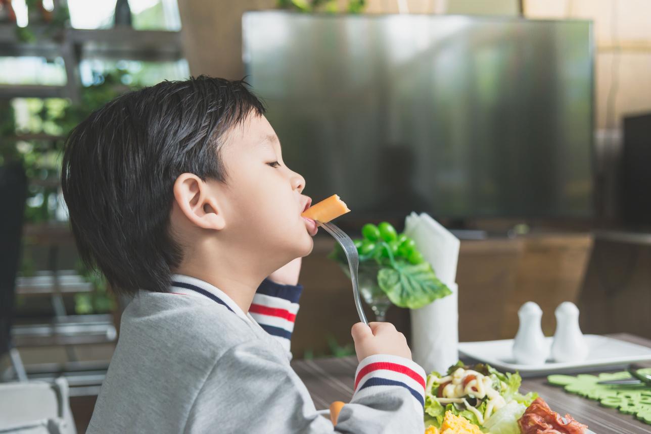子どもたちにいつでも、無料で、安心してごはんが食べられる機会を。地域でこどもを見守るドコデモこども食堂を広めたい